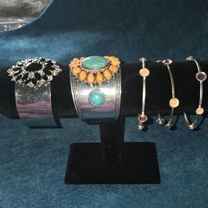 Set Of 3 Braclets